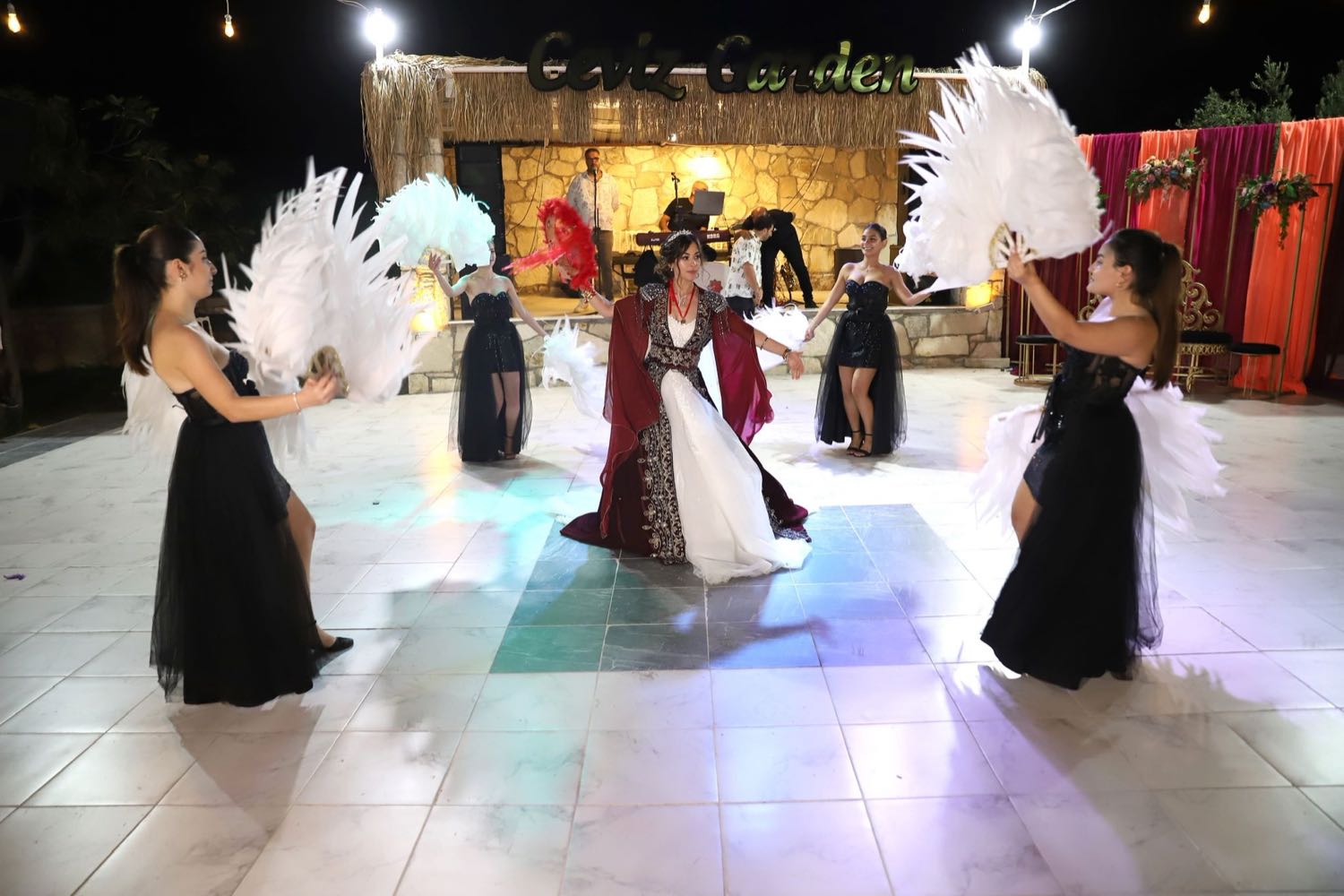 Kına sahnesi